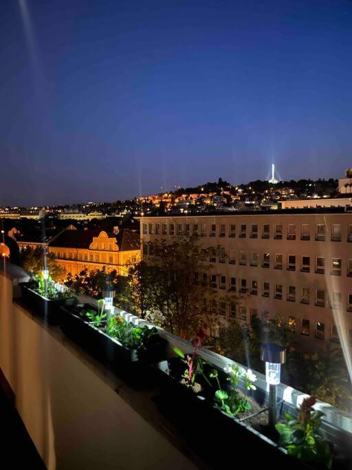 Panoramic Apartment In Old Town Bratislava Buitenkant foto